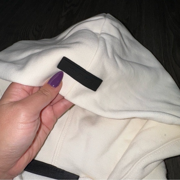 Fear of God Essentials Cloud Dancer Hoodie Kith Size Large New with Tags - Picture 11 of 14